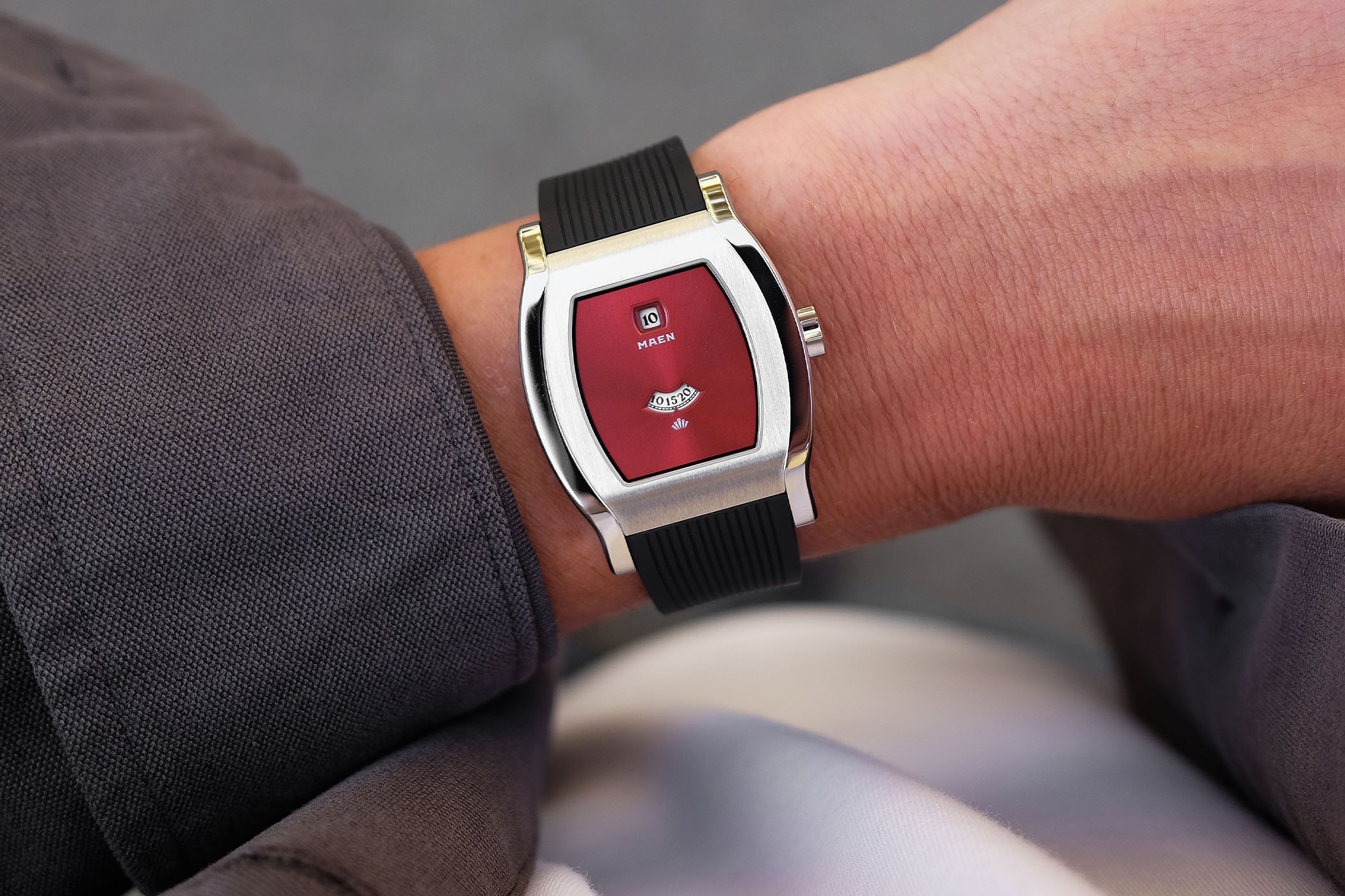 The Maen x Nico Leonard Jumping Hour Limited Edition The Maen x Nico Leonard Jumping Hour Limited Edition