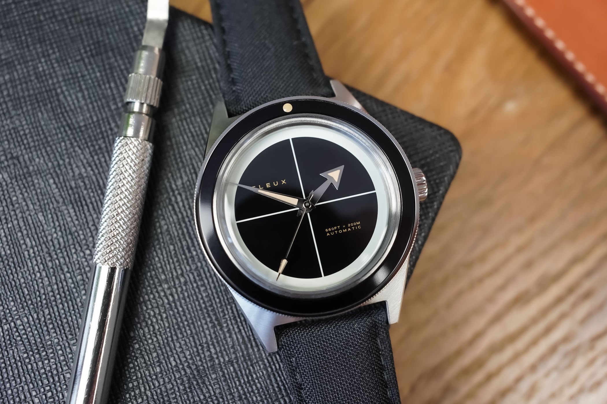 The Stylishly Minimalistic and Accessible Fleux FLX004 Diver