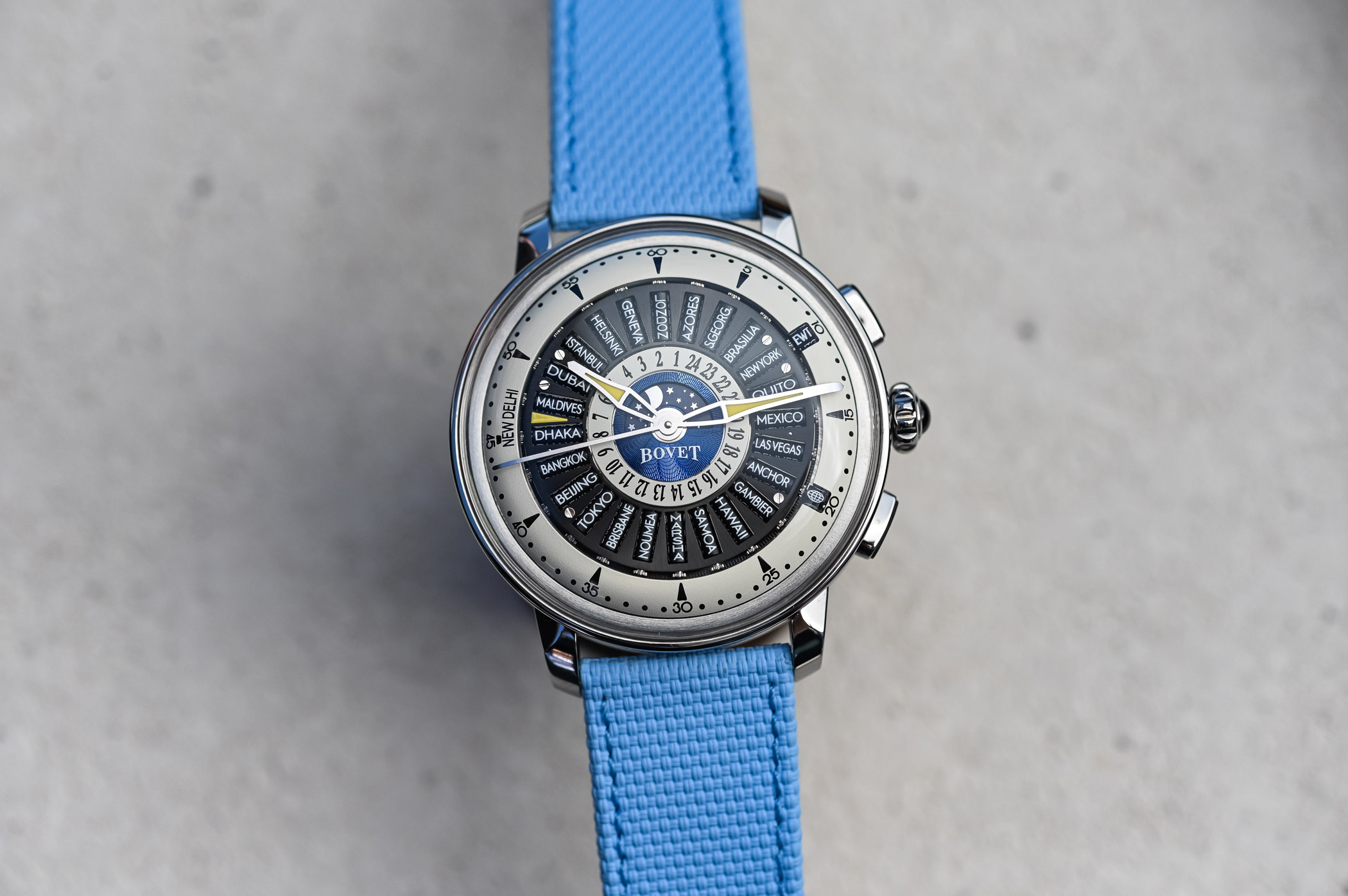 The Ultra-Clever, Travel-Friendly Bovet Récital 30 The Ultra-Clever, Travel-Friendly Bovet Récital 30