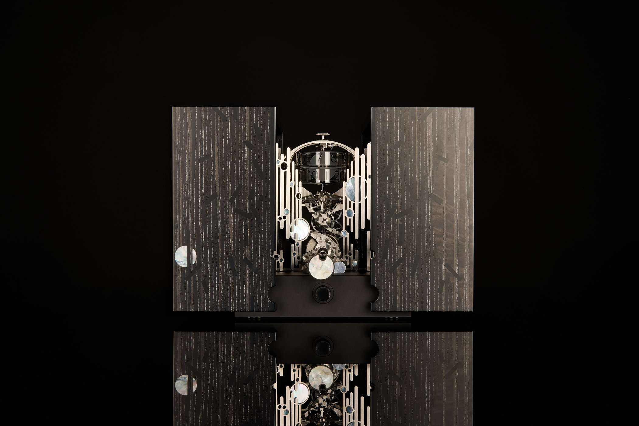 The De Bethune Mystery Box: Forget Time, created by Fiona Krüger & Denis Flageollet The De Bethune Mystery Box: Forget Time, created by Fiona Krüger & Denis Flageollet
