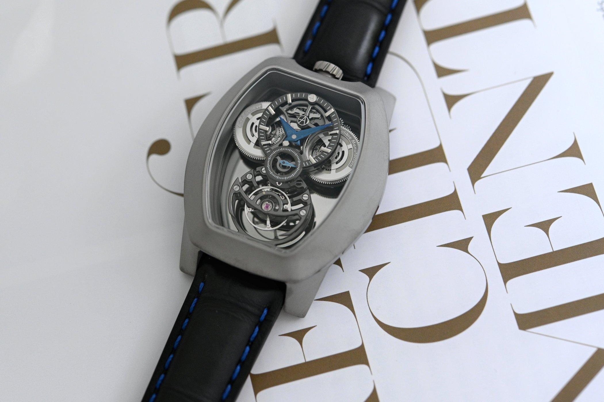 A Titanium or Colourful Sapphire Case For The Artya Purity Curvy HMS Mirror